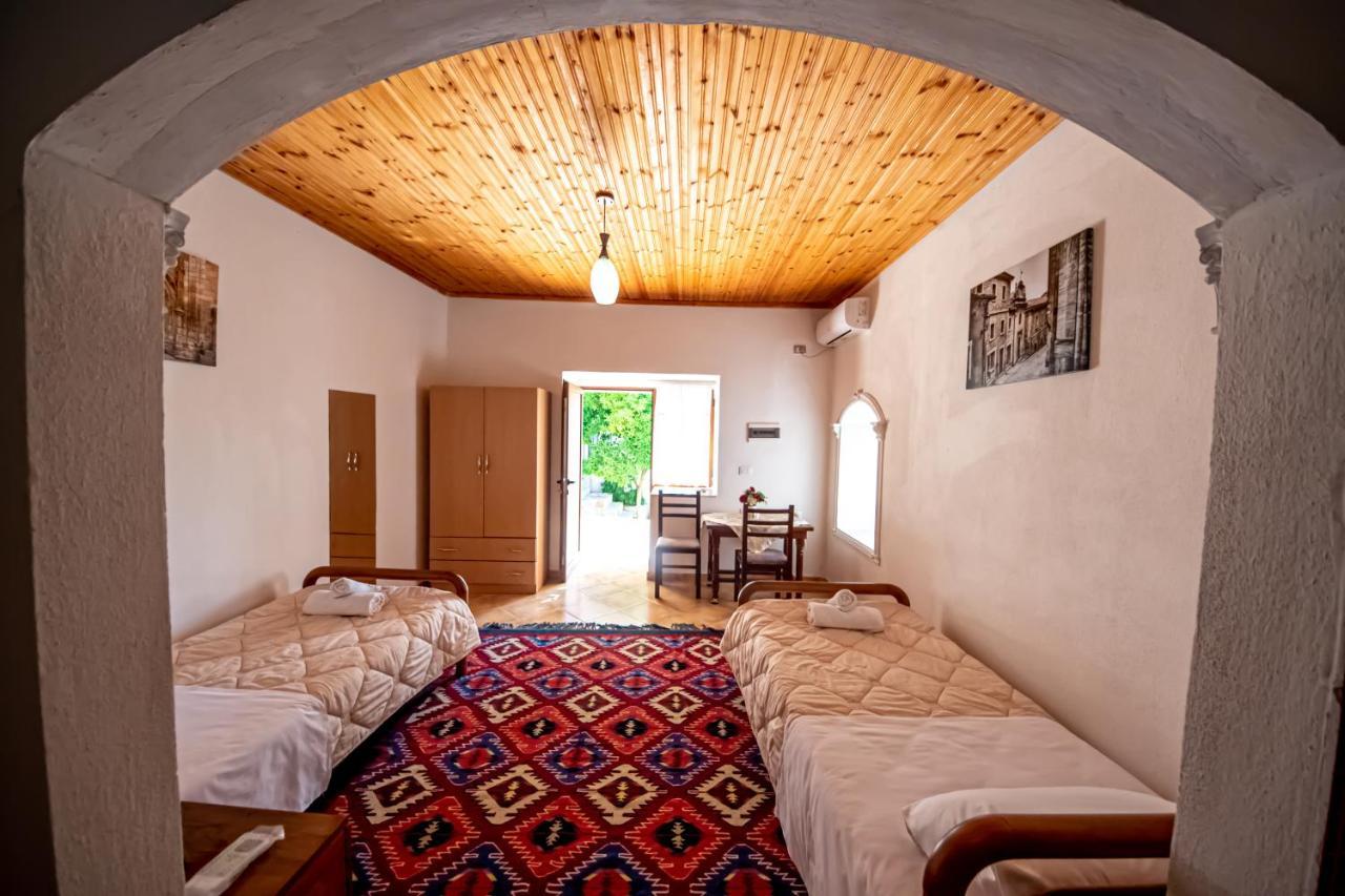 Guest House Garden Gjirokaster Luaran gambar